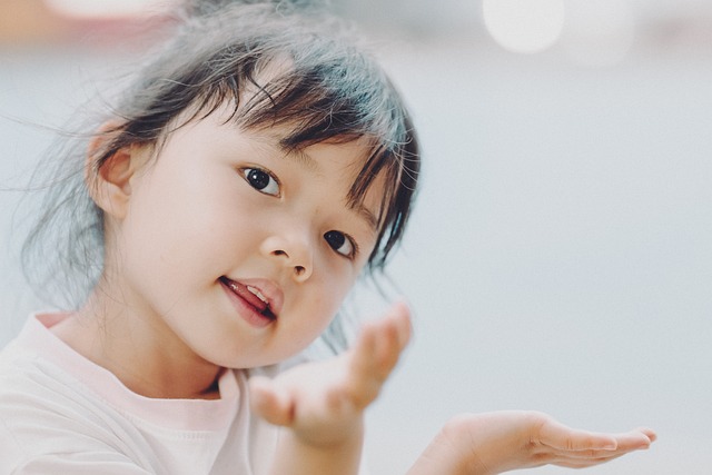 카시트 5점식 안전벨트 클립 위치 아이 복부 압박 방지용 명치 하부 안착 상태 정밀 검증 공식